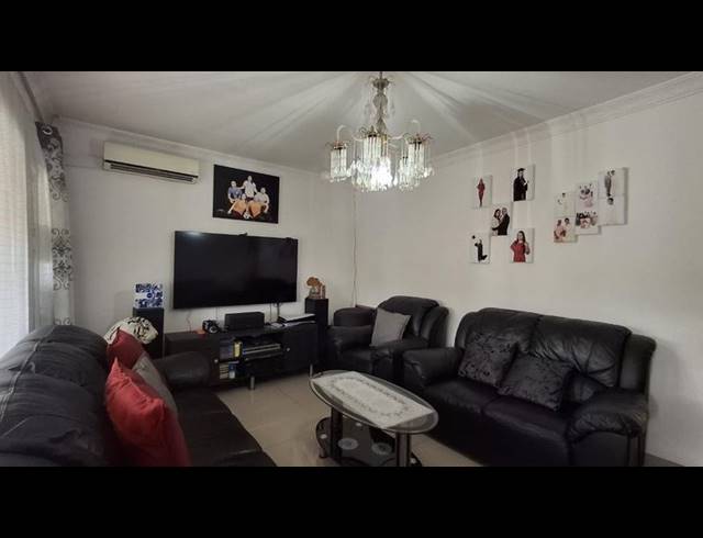 4 BEDROOM HOUSE FOR SALE IN NIRVANA HILLS